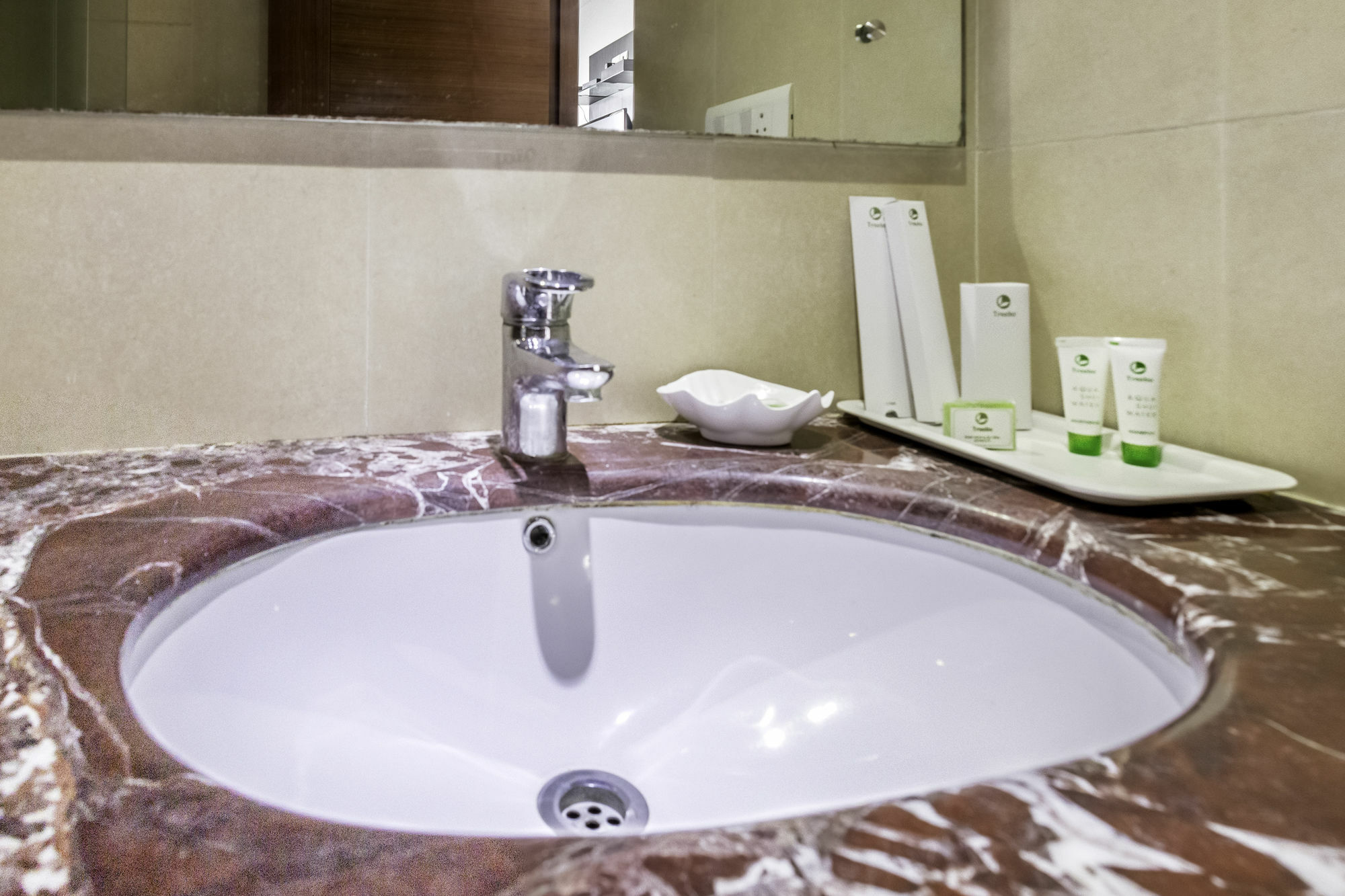 Hotel Treebo Trend J'S Five Two Boutique Čennai Exteriér fotografie