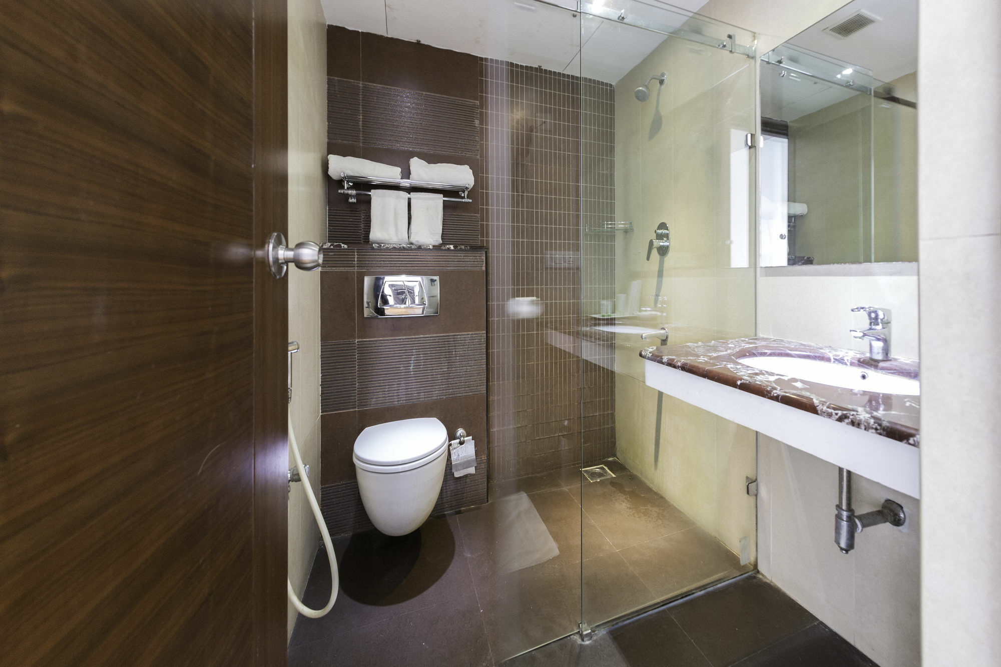 Hotel Treebo Trend J'S Five Two Boutique Čennai Exteriér fotografie